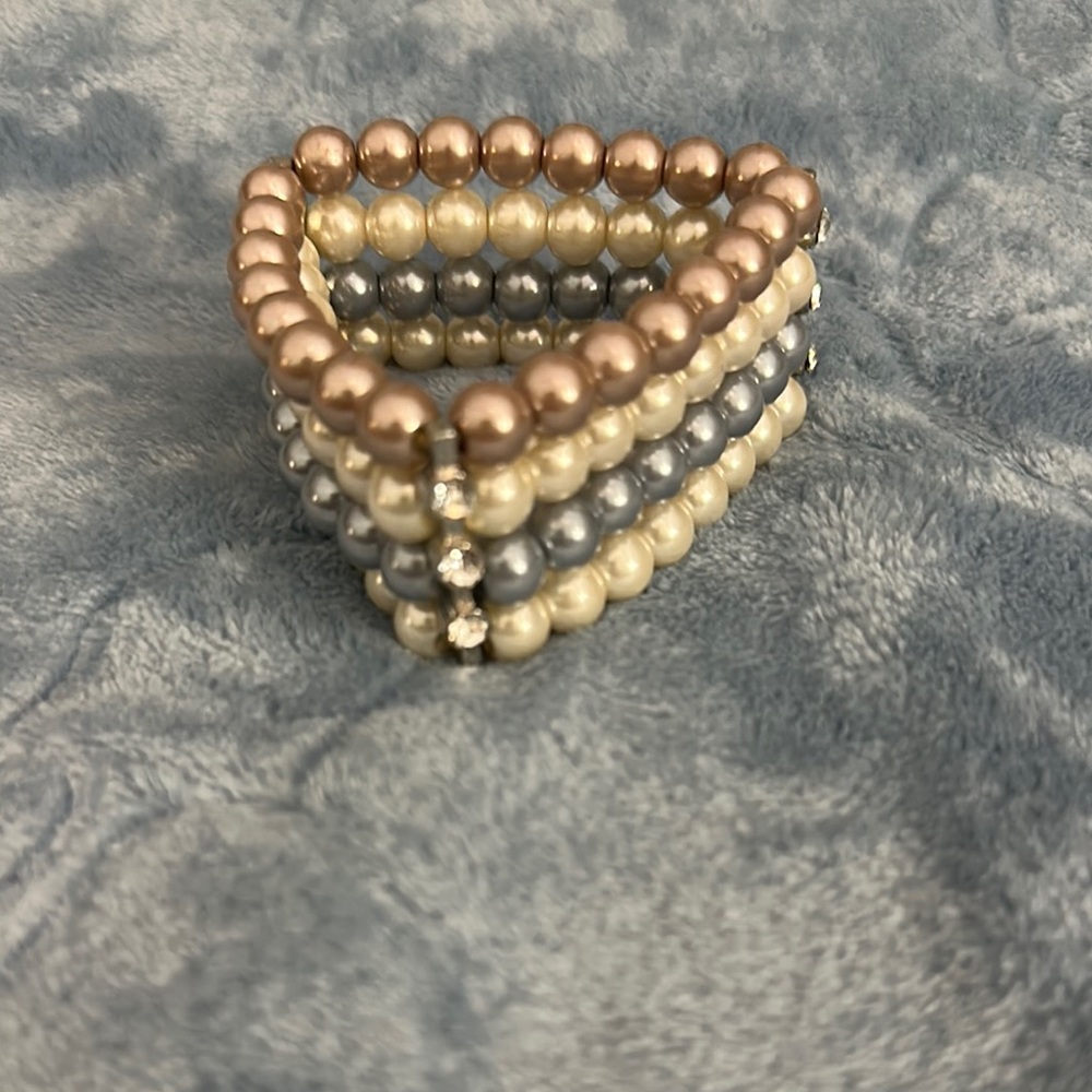 Vintage Multi Strand Faux Pearl Bracelet in Bronze, White and Gray